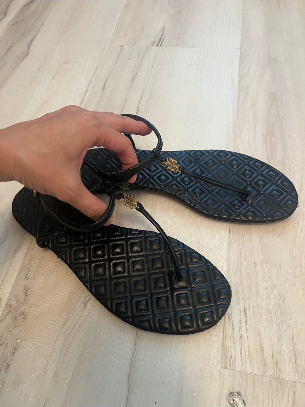 Tory Burch Black Quilted Leather Thong Sandals 9.5
